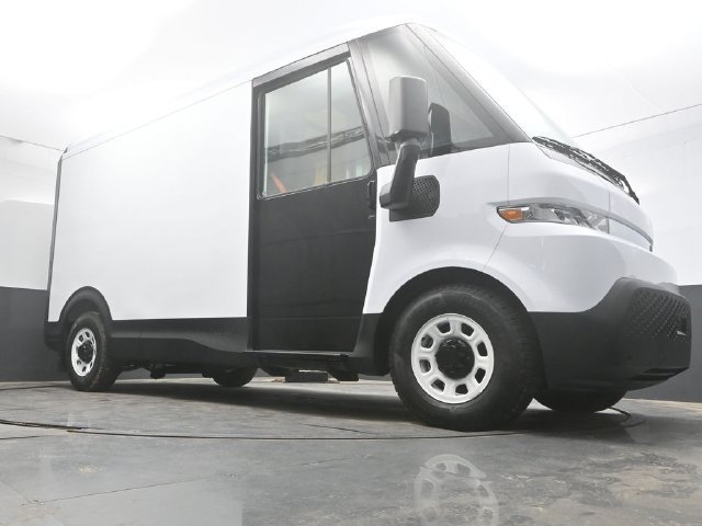 Used 2024 White BrightDrop  image 28