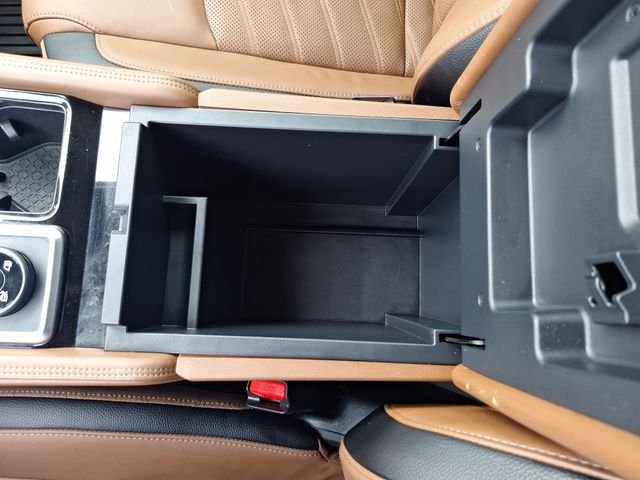 Used 2025 Gray Nissan Platinum image 27