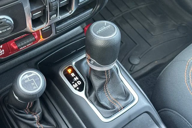 Used 2021 White Jeep Mojave image 19