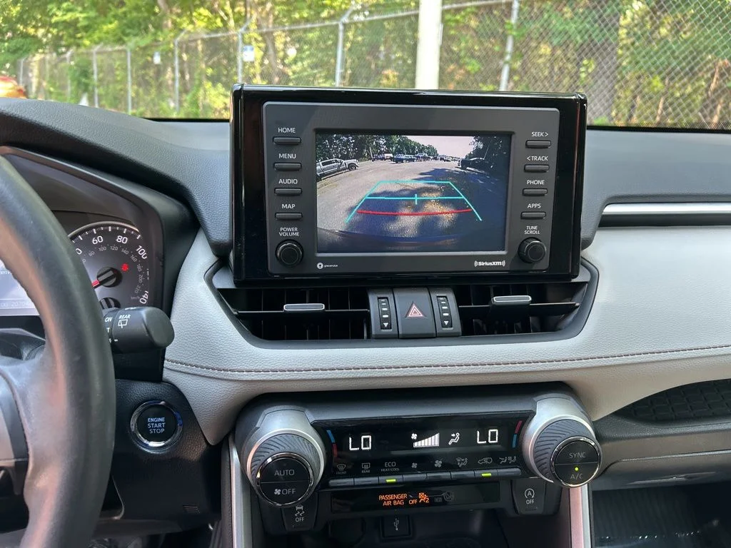 Used 2022 Red Toyota XLE Premium image 19