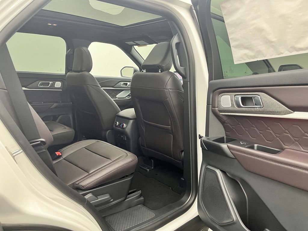 New 2026 White Ford Platinum image 36