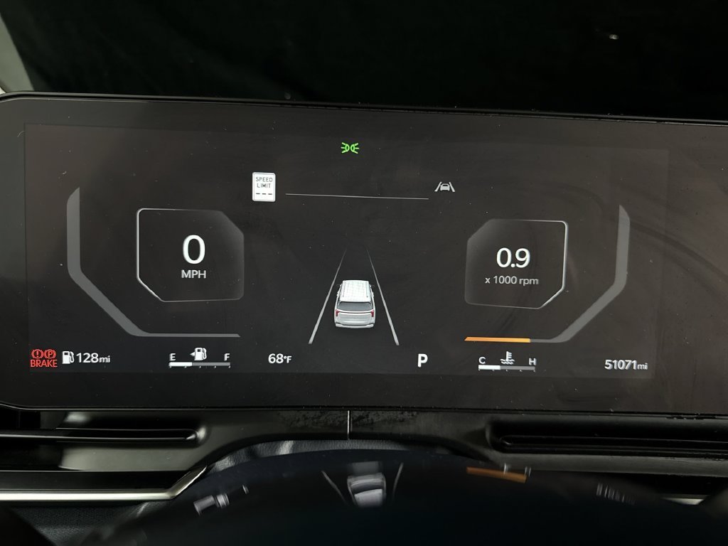 Used 2025 Ivory Kia SX image 24
