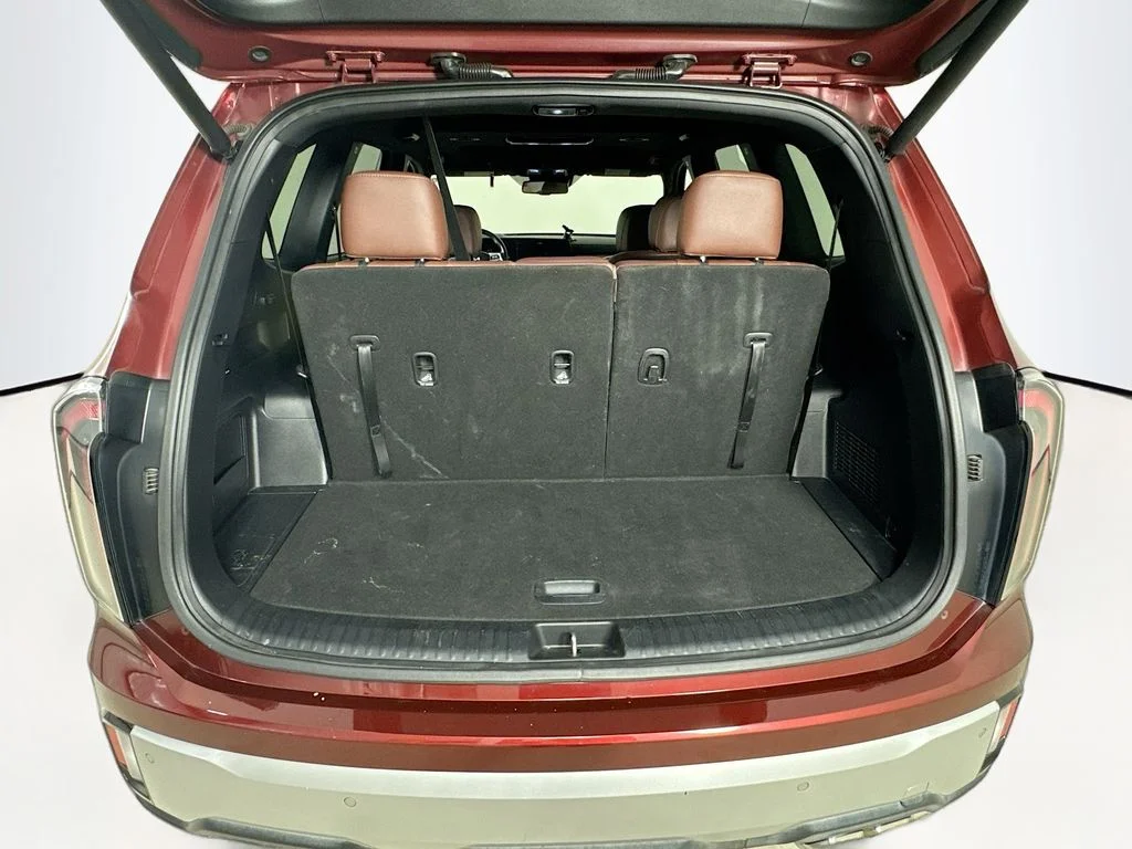 Used 2023 Red Kia EX image 32