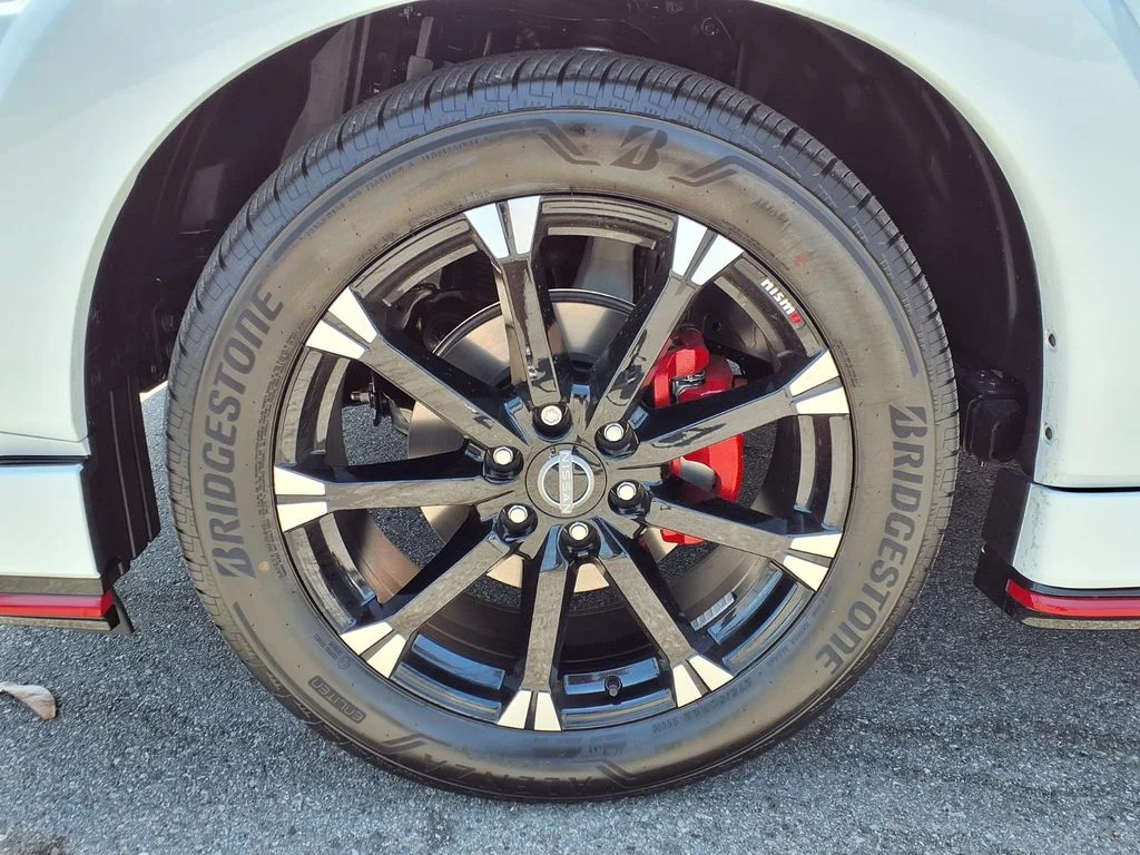 New 2026 Everest White TriCoat / Super Black Two-tone Nissan NISMO® image 8