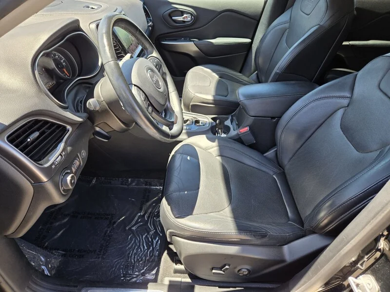 Used 2019 Black Jeep Limited image 9