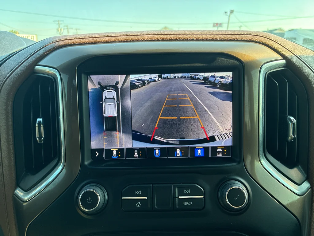 Used 2022 Iridescent Pearl Tricoat Chevrolet High Country image 26