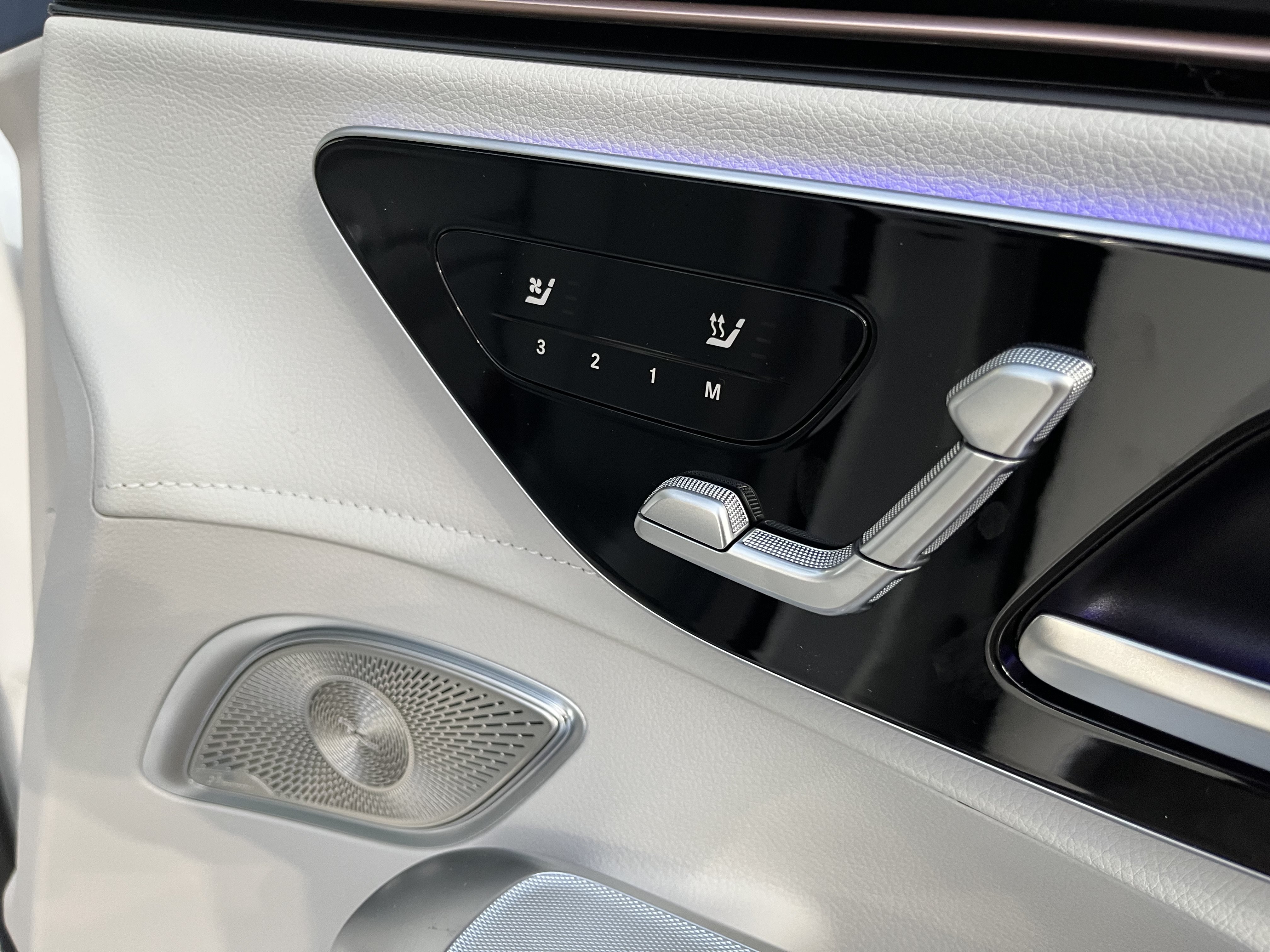 New 2026 POLAR WHITE Mercedes-Benz EQE 320 image 22