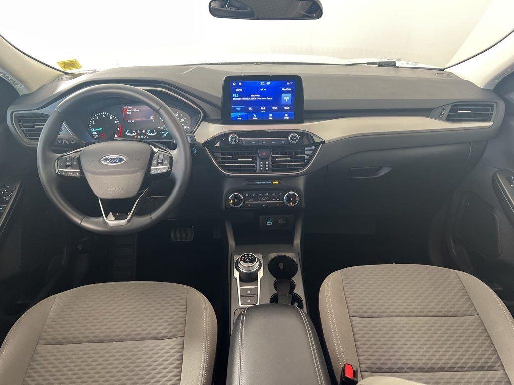 Used 2022 Oxford White Ford SE image 18