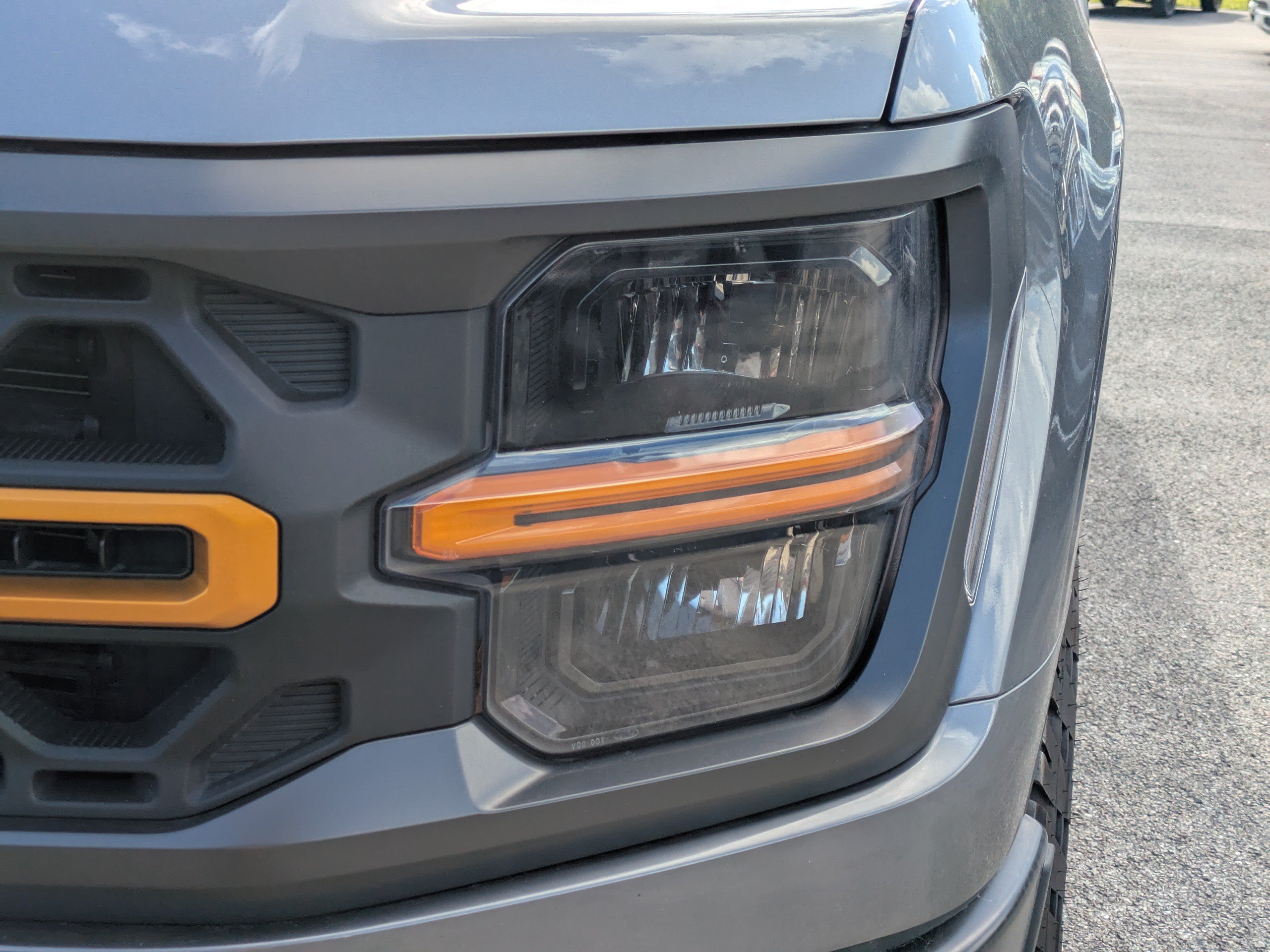 Used 2025  Ford Tremor image 9