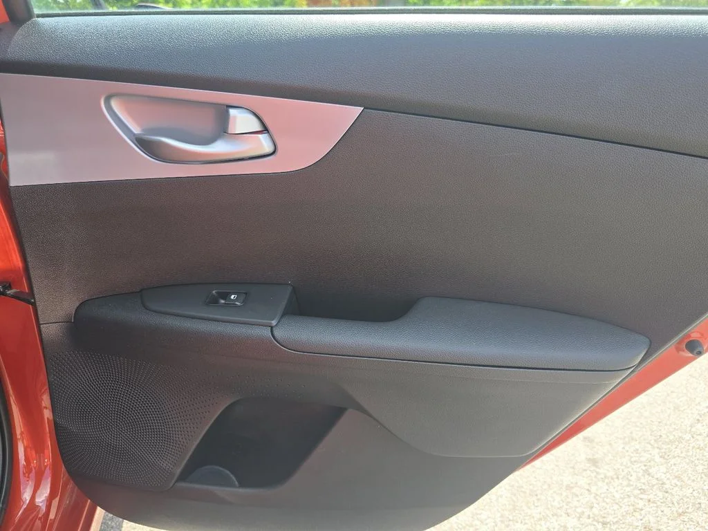 Used 2023 Red Kia LXS image 20
