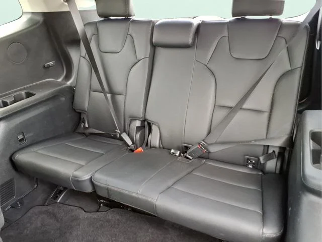 Used 2025 White Kia S image 16