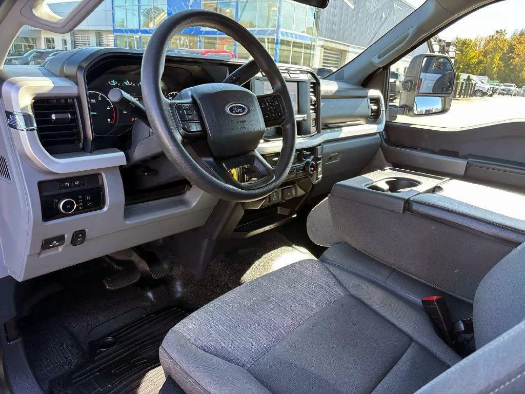 Used 2024 Oxford White Ford XLT image 14