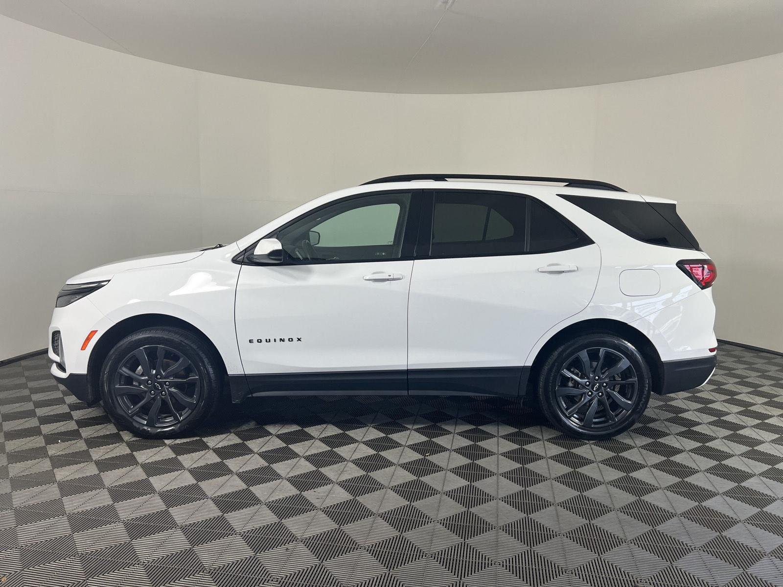 Used 2024 Summit White Chevrolet RS image 26
