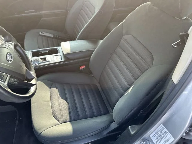 Used 2018 Silver Ford SE image 15
