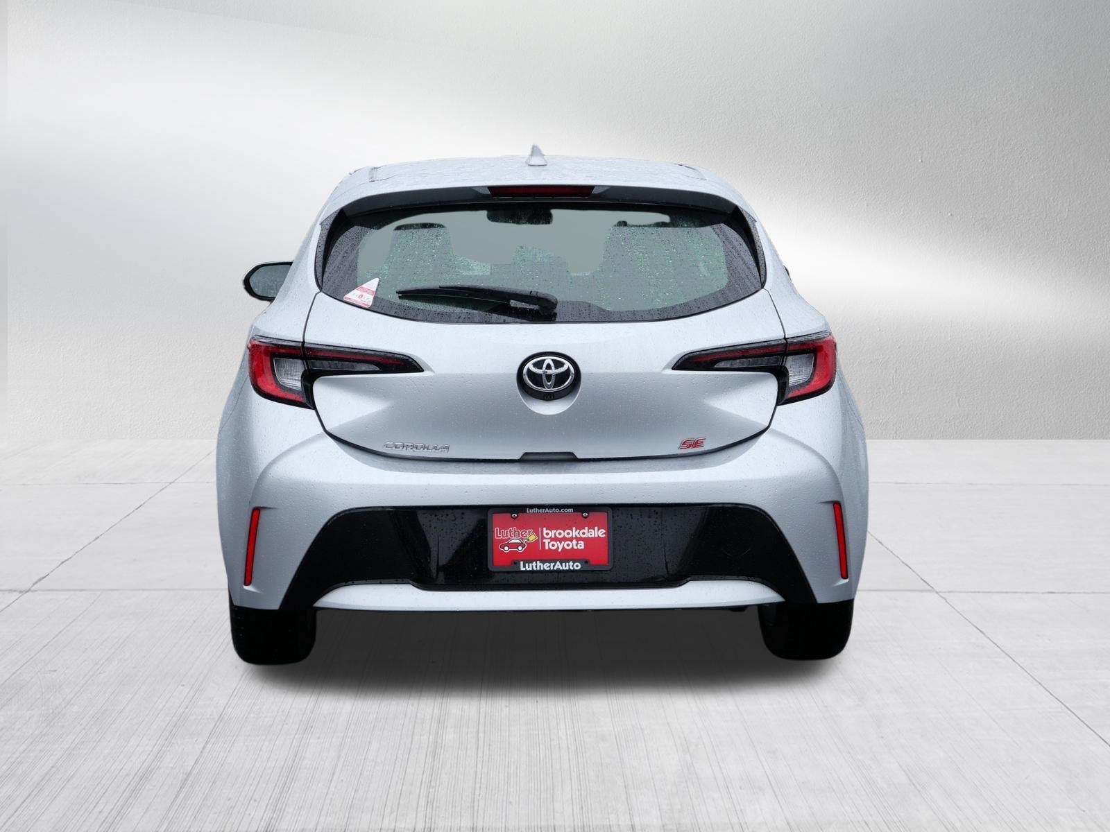 Certified Used 2025 Classic Silver Metallic Toyota SE image 6