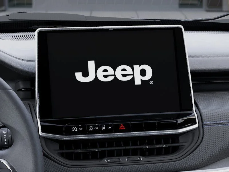 New 2026 Diamond Black Crystal Pearl-Coat Exterior Paint Jeep Latitude image 18