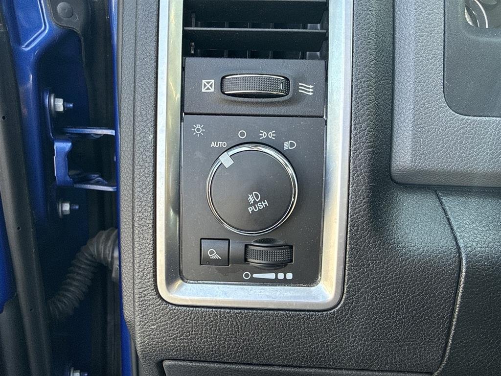 Used 2015 BLUE RAM SLT image 17