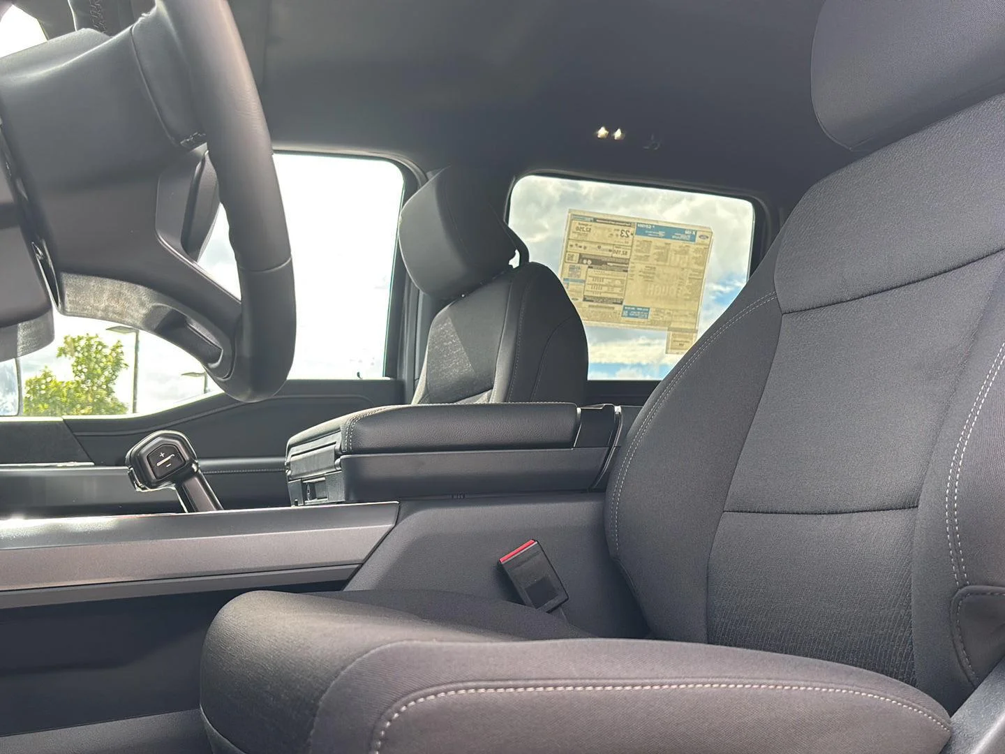 New 2026 Carbonized Gray Metallic Ford XLT image 11