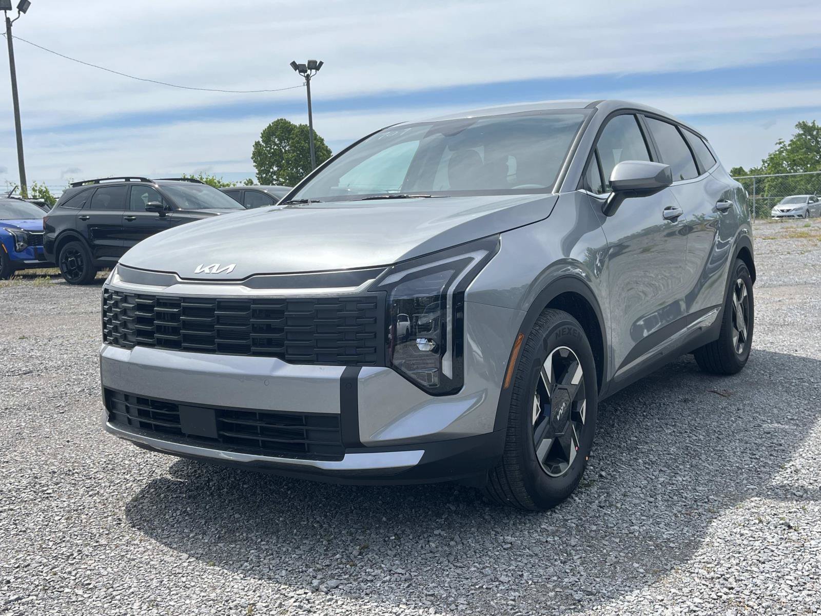 New 2026 Steel Gray Kia LX image 3