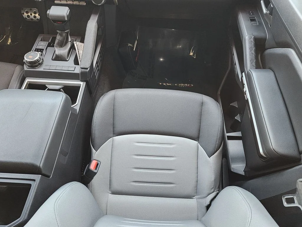 2026 Toyota Tacoma TRD Sport - Photo 9