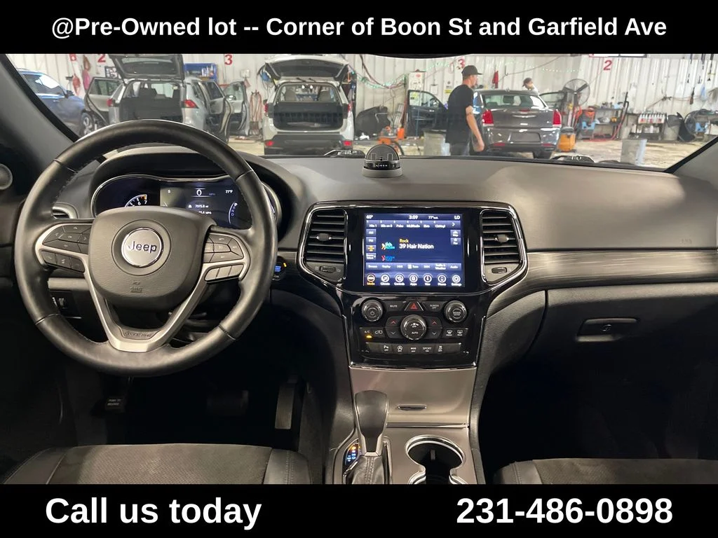 Used 2022 White Jeep Laredo X image 18