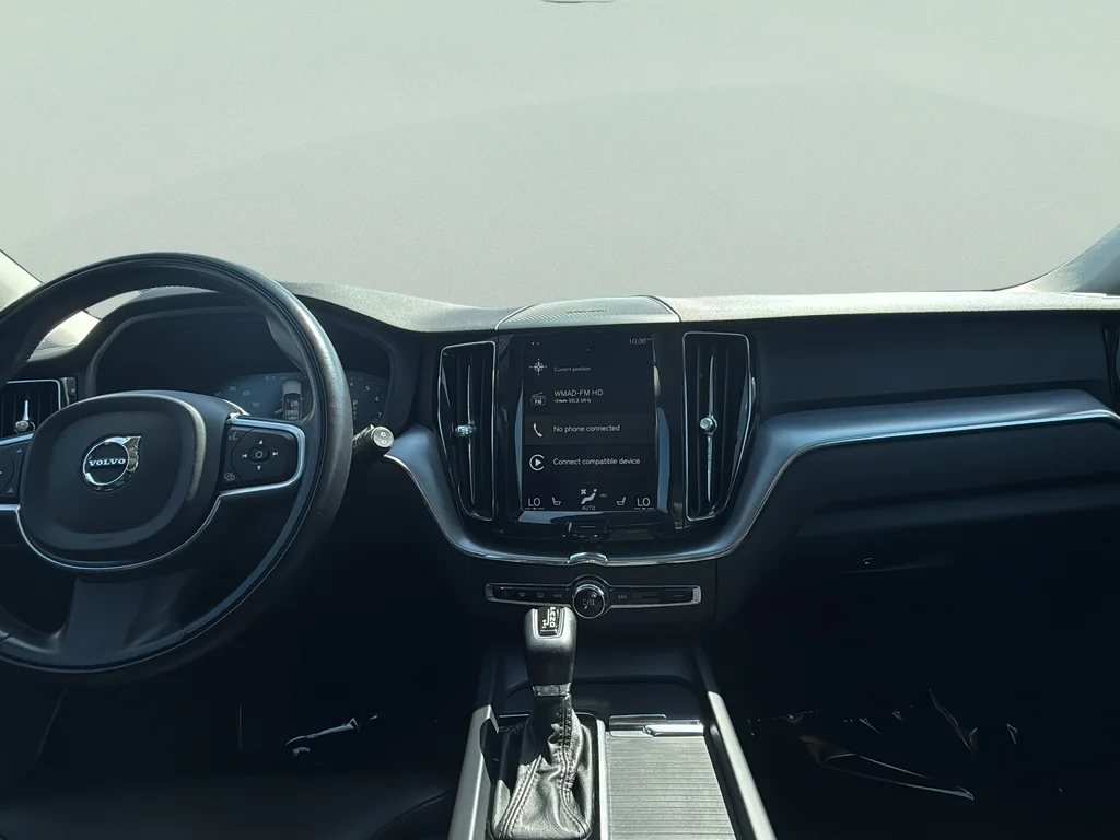 Used 2019 Crystal White Pearl Volvo T5 Momentum image 31