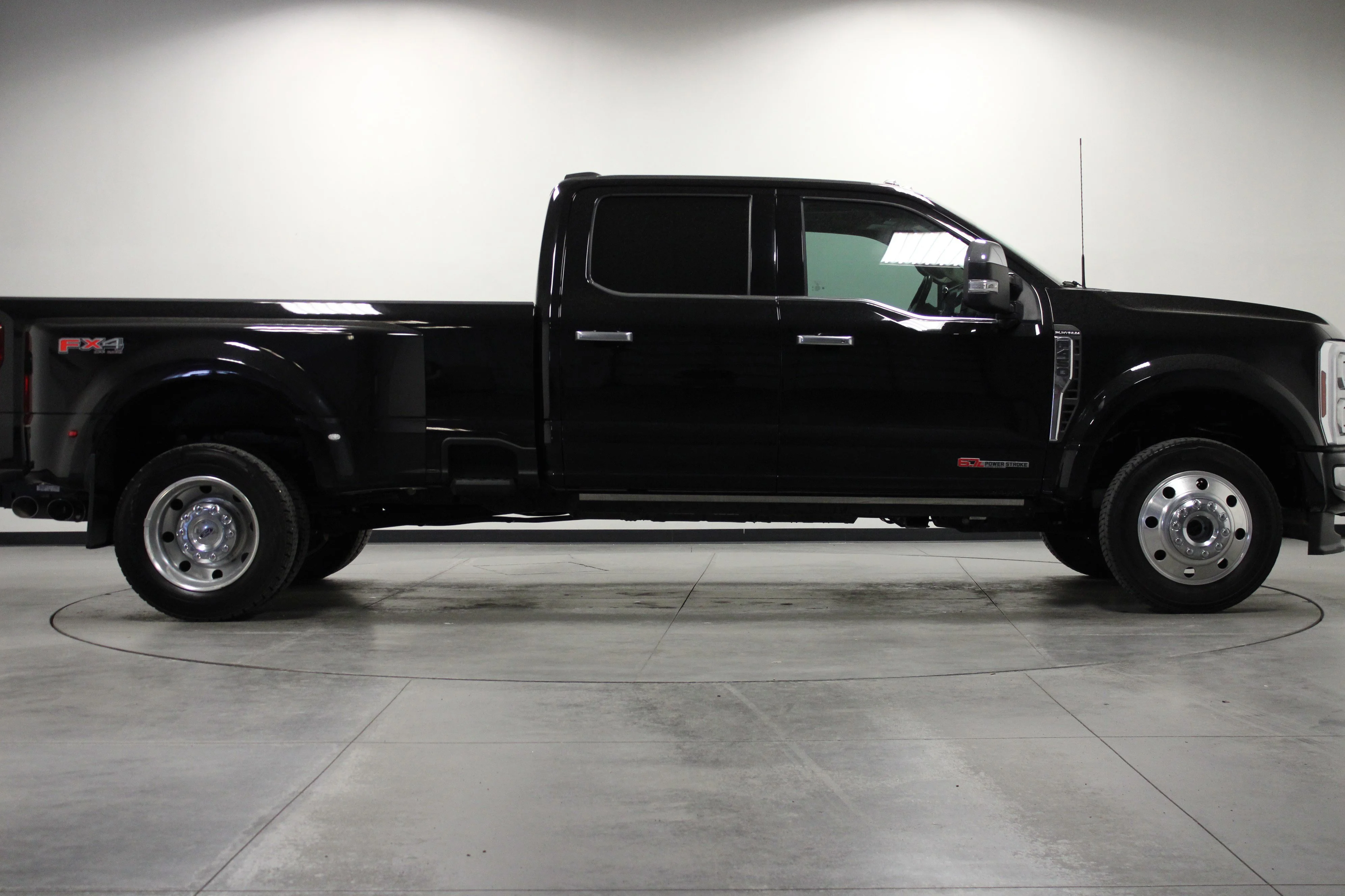 Used 2025 Agate Black Metallic Ford Platinum image 3