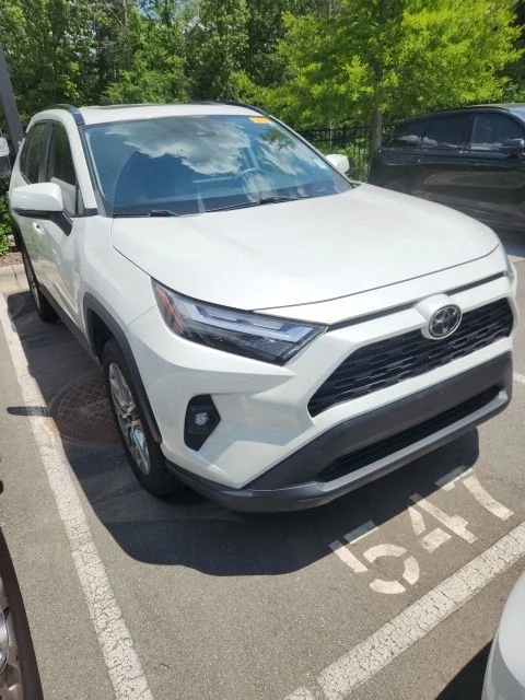 Used 2022 White Toyota XLE Premium image 2