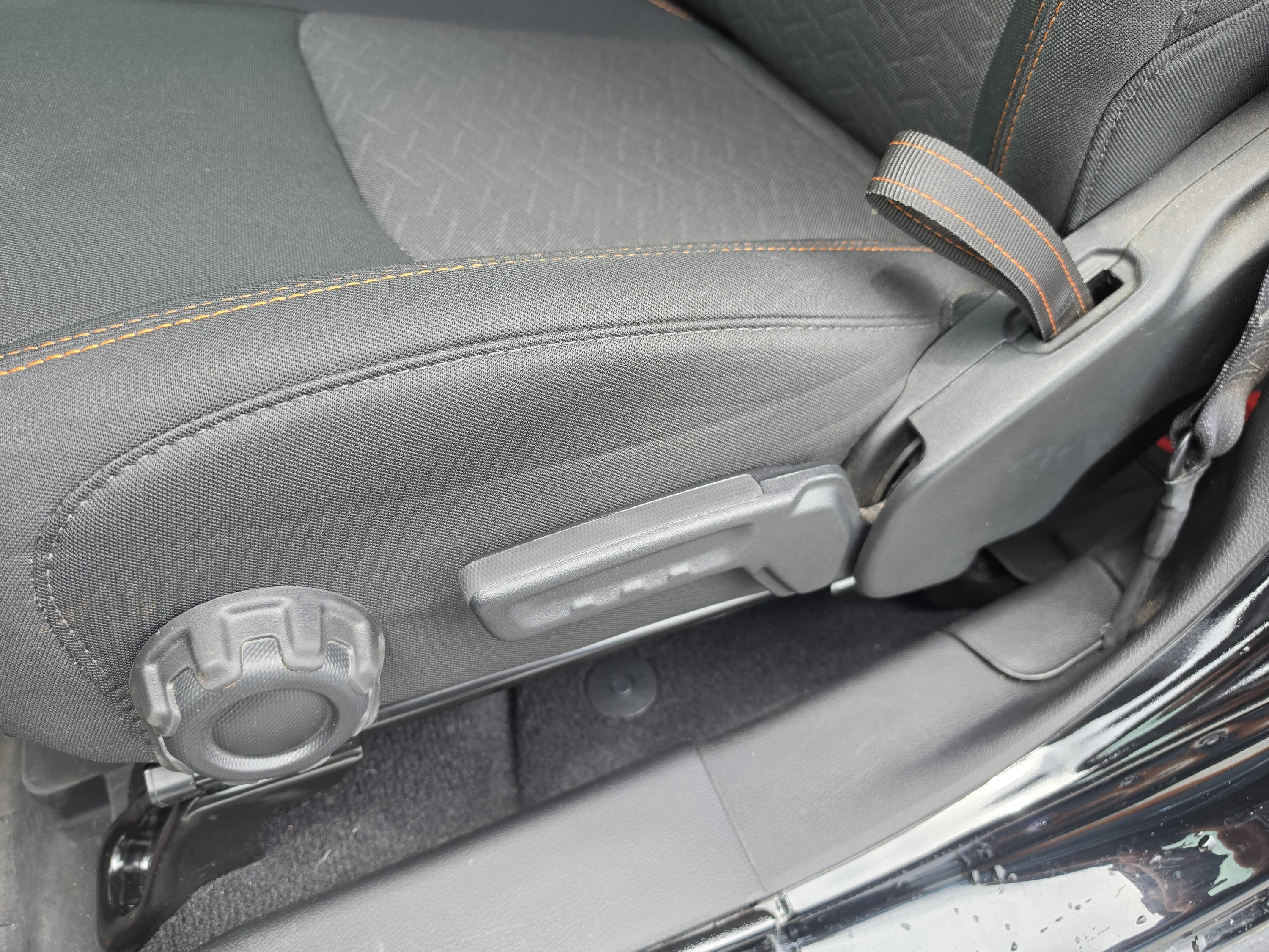 Used 2023 Black Clearcoat Jeep Mojave image 26