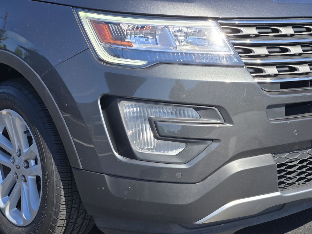 Used 2017 Gray Ford XLT image 9
