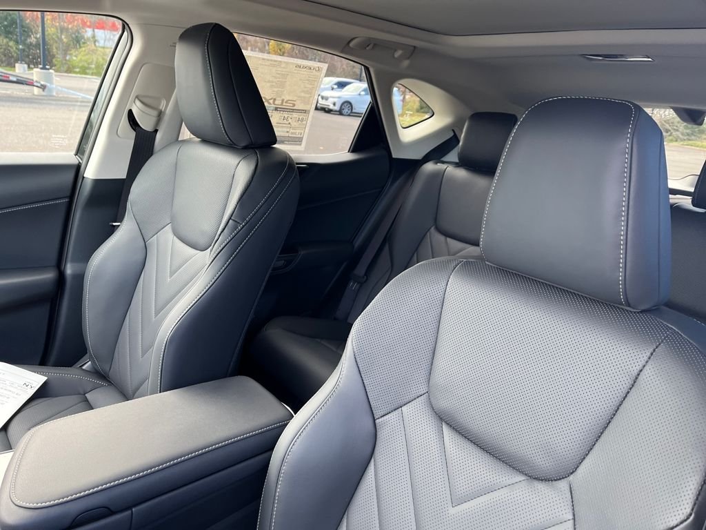 2026 Lexus NX 450h+ Luxury - Photo 8