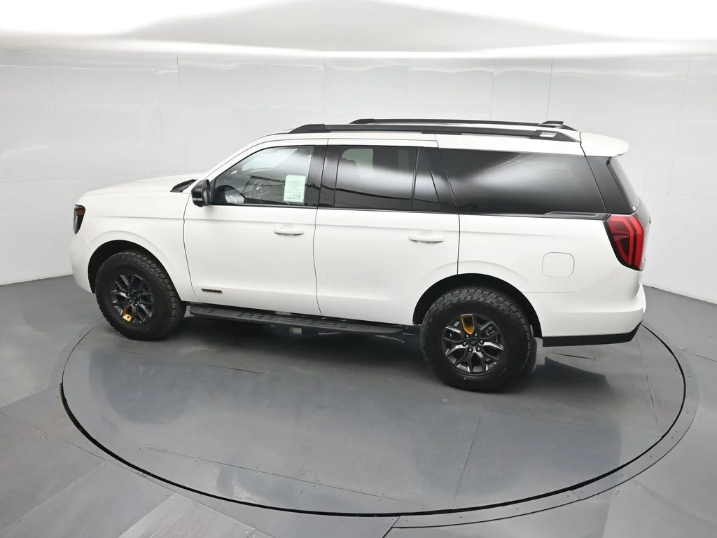 New 2026 Star White Metallic Tri-Coat Ford Tremor image 41