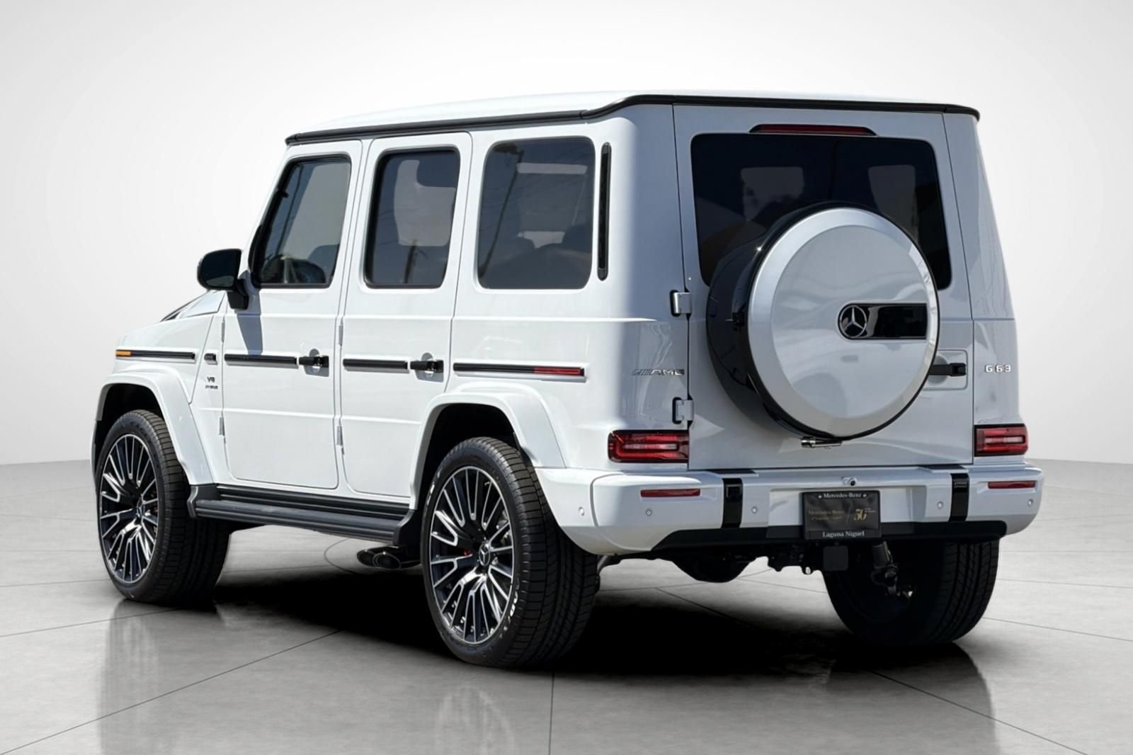 New 2027 MANUFAKTUR Moonlight White Metallic Mercedes-Benz G 63 AMG® image 14