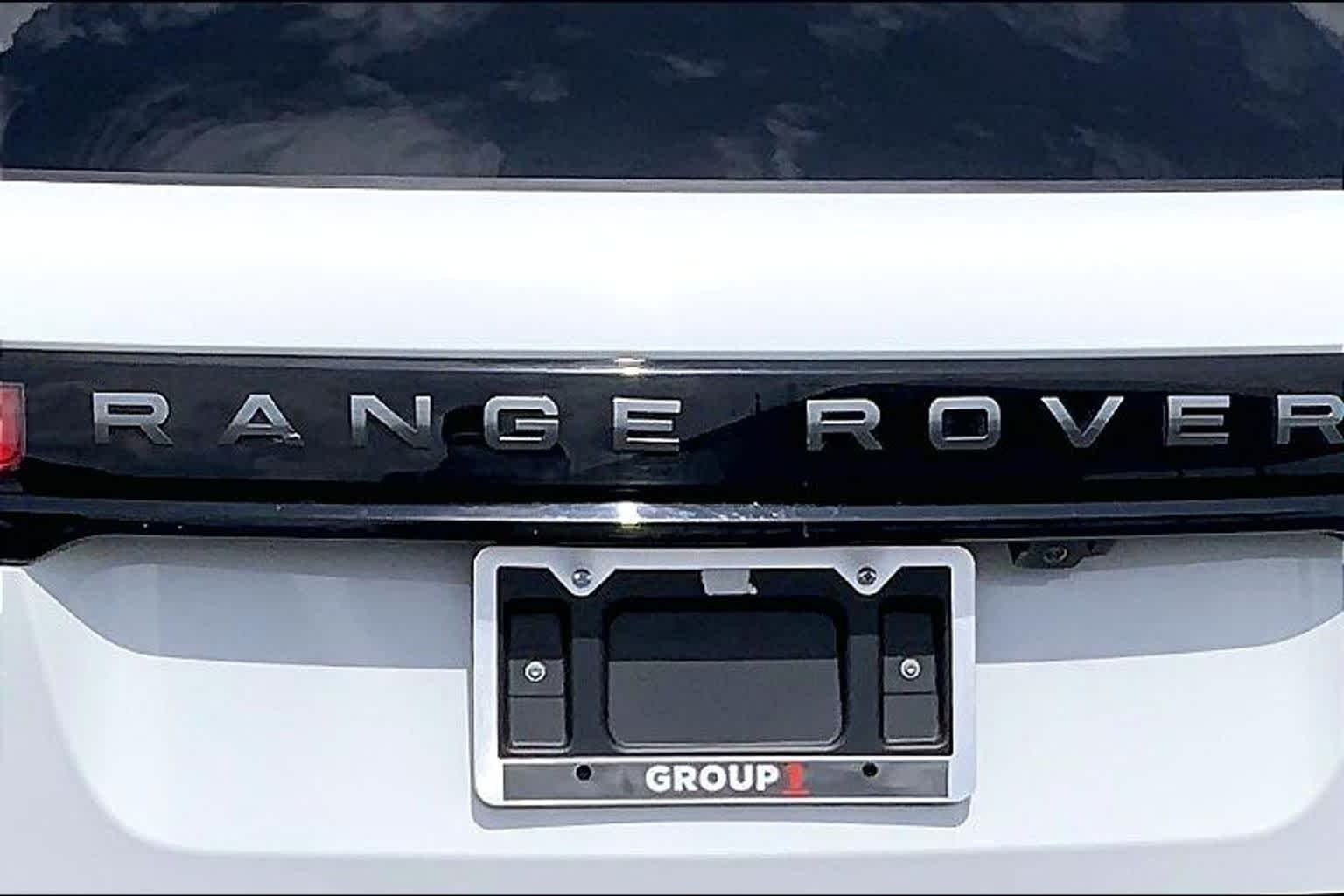 Used 2023 Fuji White Land Rover R-Dynamic S image 61