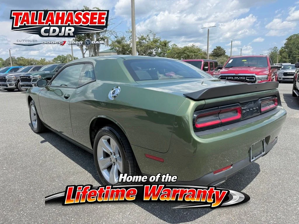Used 2023 Green Dodge SXT image 5