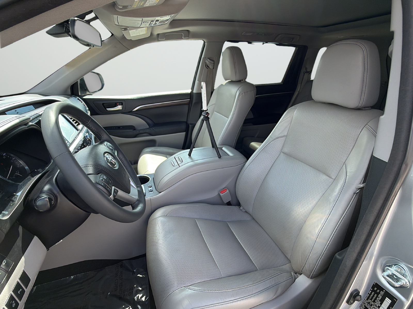 Used 2016 Silver Sky Metallic Toyota Limited Platinum V6 image 33