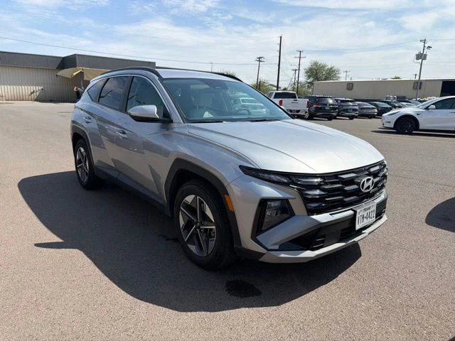 Used 2025 Silver Hyundai SEL image 2