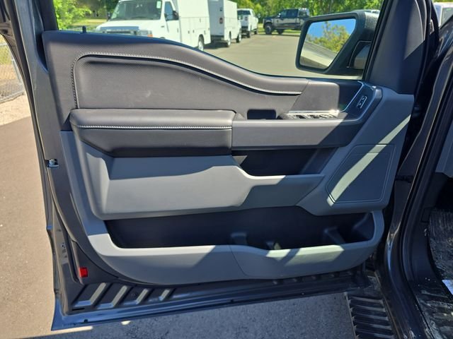 New 2026 Carbonized Gray Metallic Ford XLT image 40