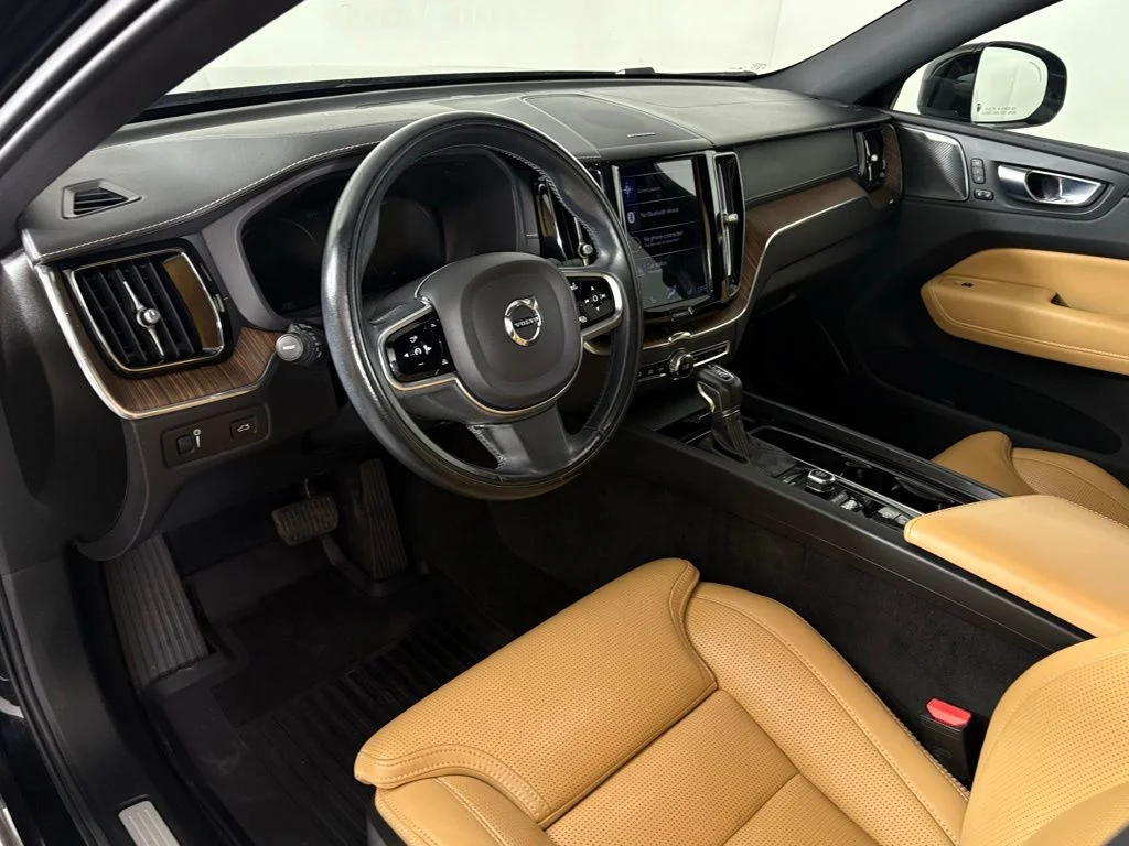 Used 2021 Black Volvo T5 Inscription image 17