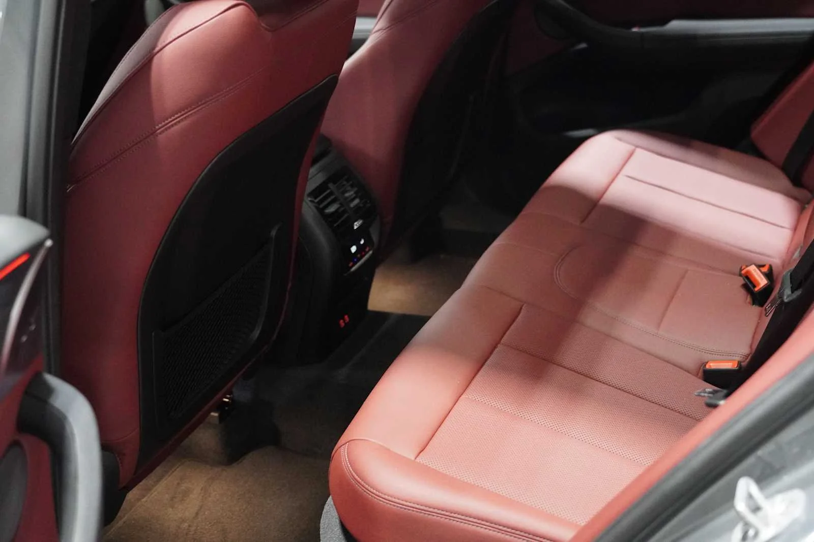 Certified Used 2024 Skyscraper Grey Metallic BMW xDrive30i image 21