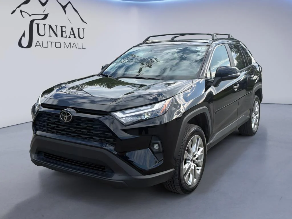 Used 2024 Midnight Black Metallic Toyota XLE Premium image 7