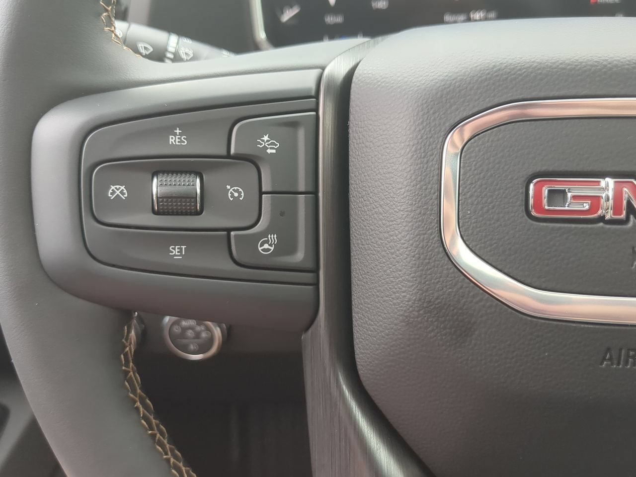 New 2026 Summit White GMC AT4 image 36