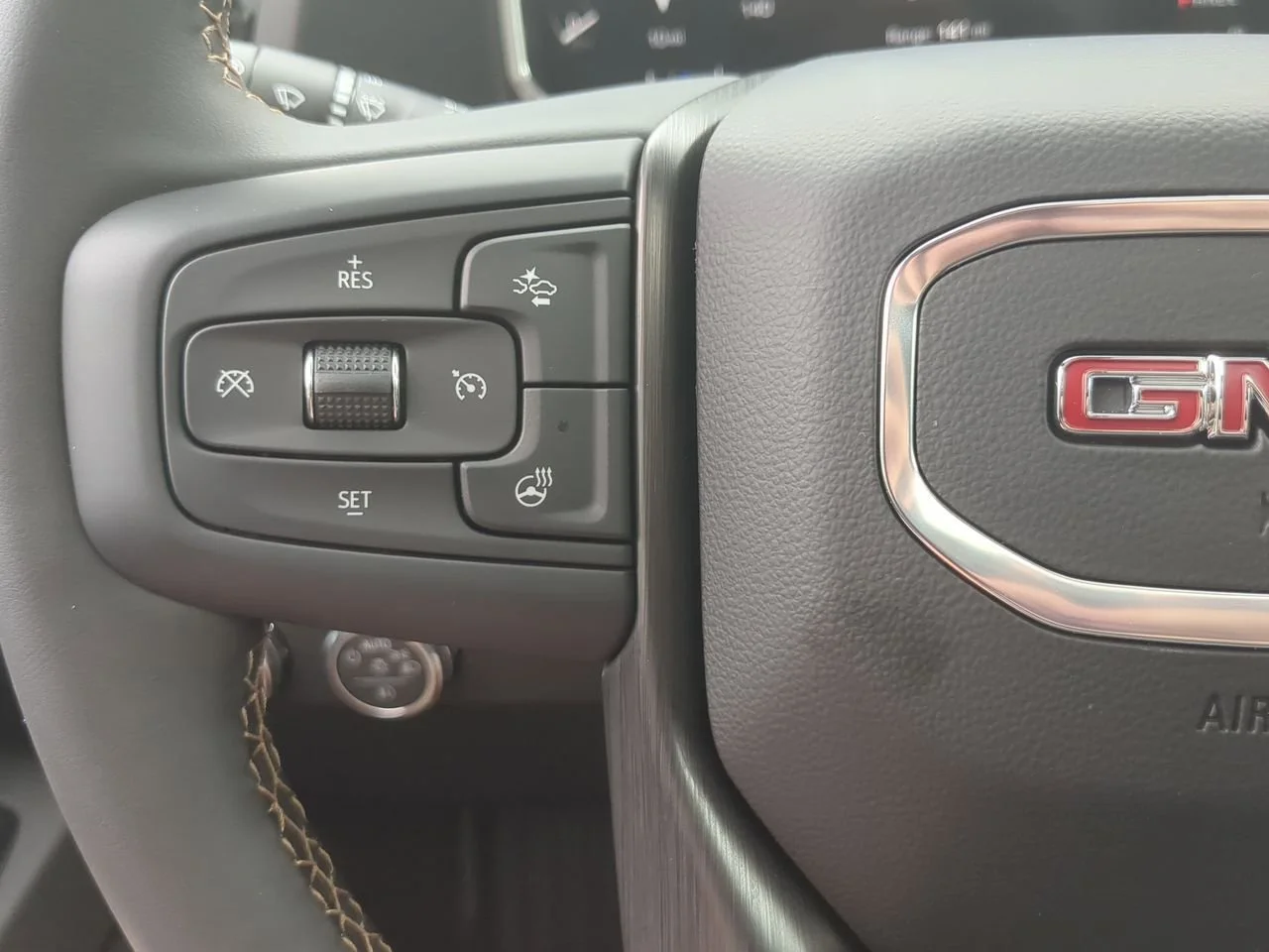 New 2026 Summit White GMC AT4 image 36
