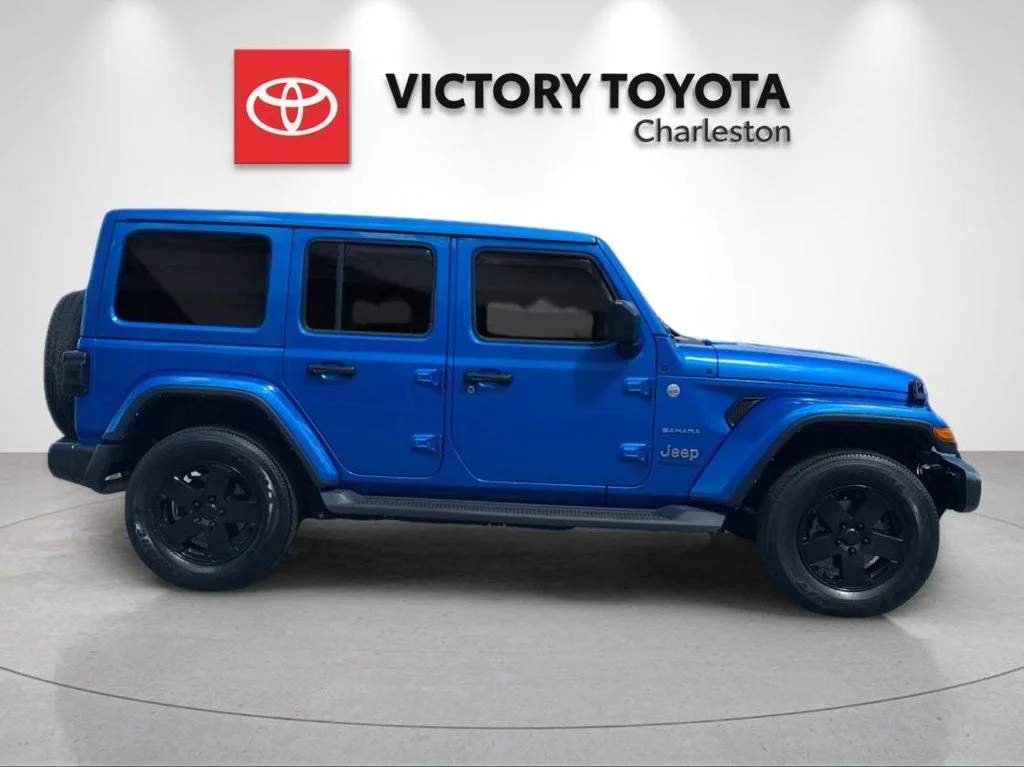 Used 2024 Blue Jeep Sahara image 6