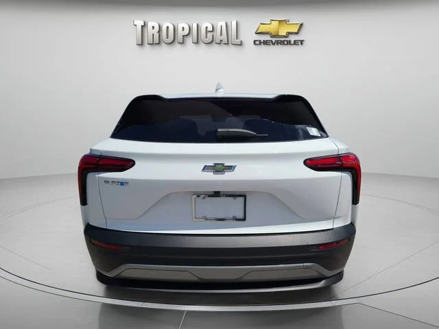 New 2025 Summit White Chevrolet LT image 4