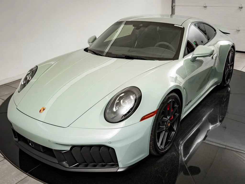 Used 2025 Shade Green Metallic Porsche Carrera GTS image 18