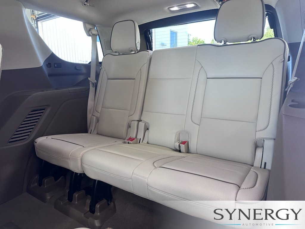 Used 2021 White Frost Tricoat GMC Denali image 30