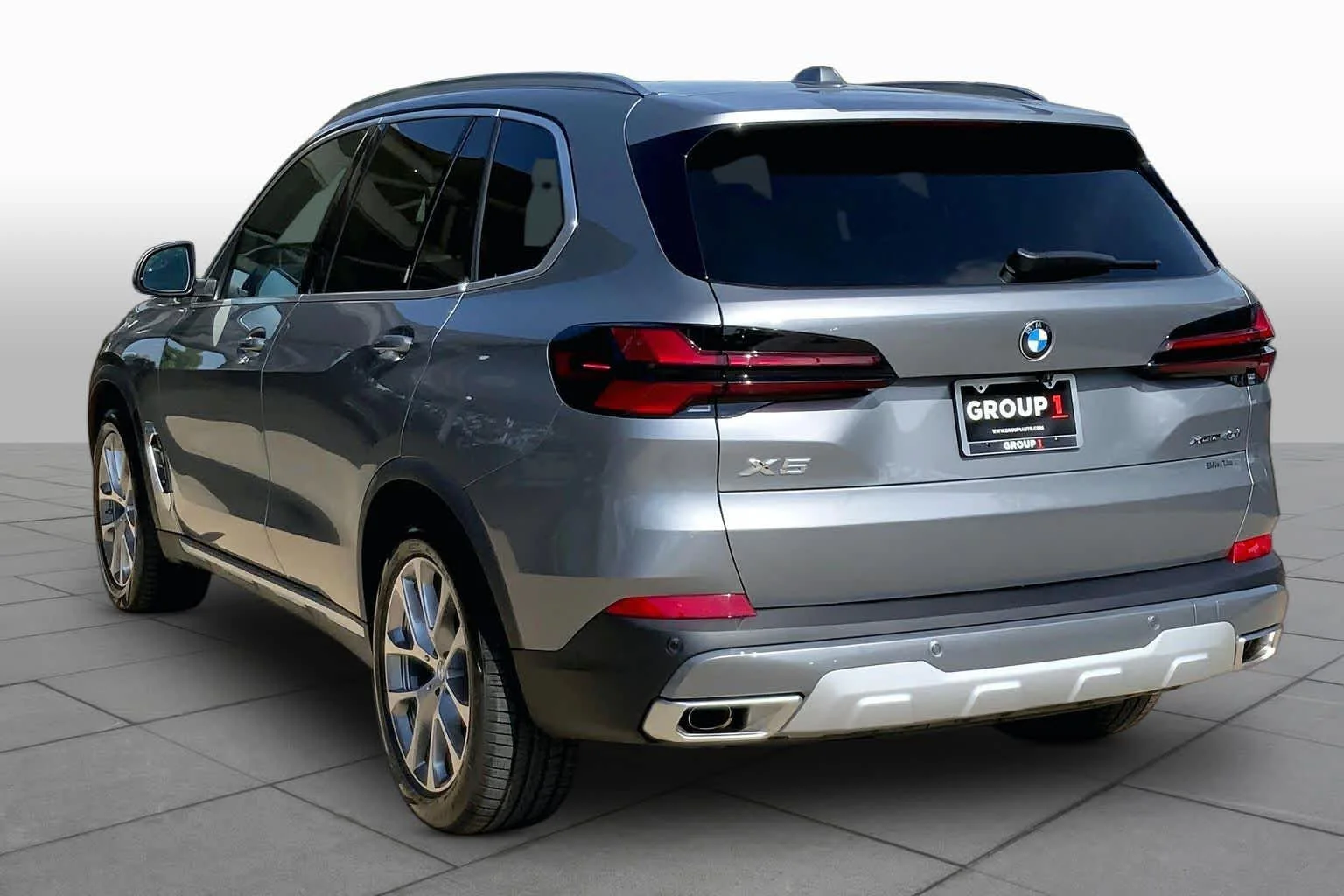 New 2026 Skyscraper Grey Metallic BMW xDrive40i image 11