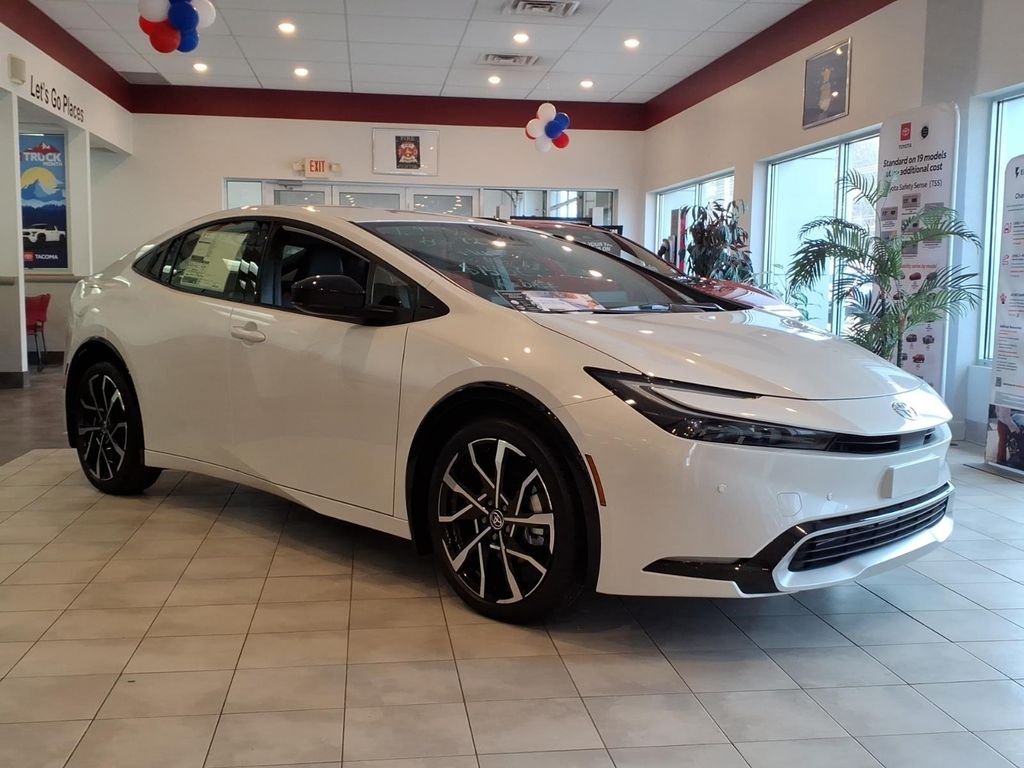 New 2026 Wind Chill Pearl Toyota XSE image 1