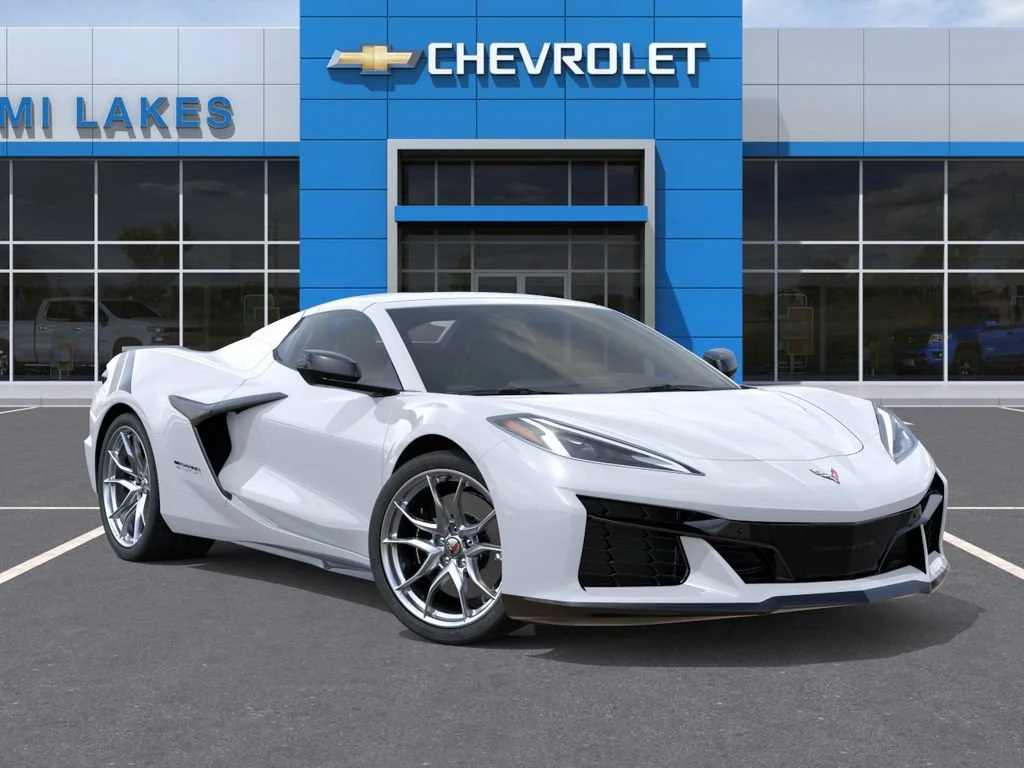 New 2027 Arctic White Chevrolet 3LT image 7